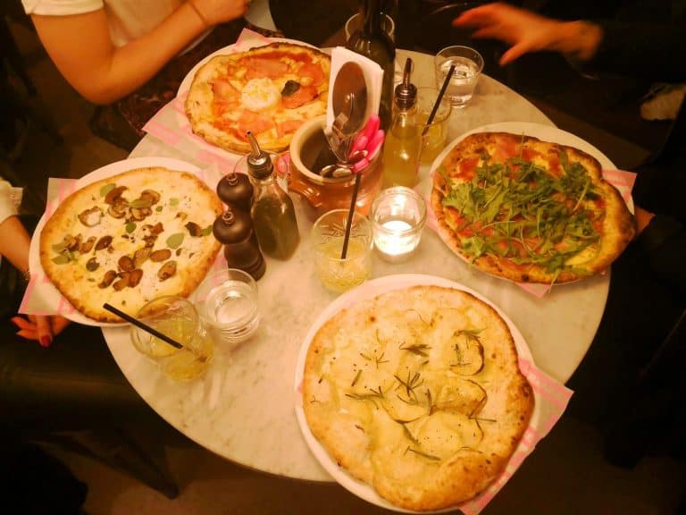 Frankies leverer italienske vibes og gourmetpizza i København
